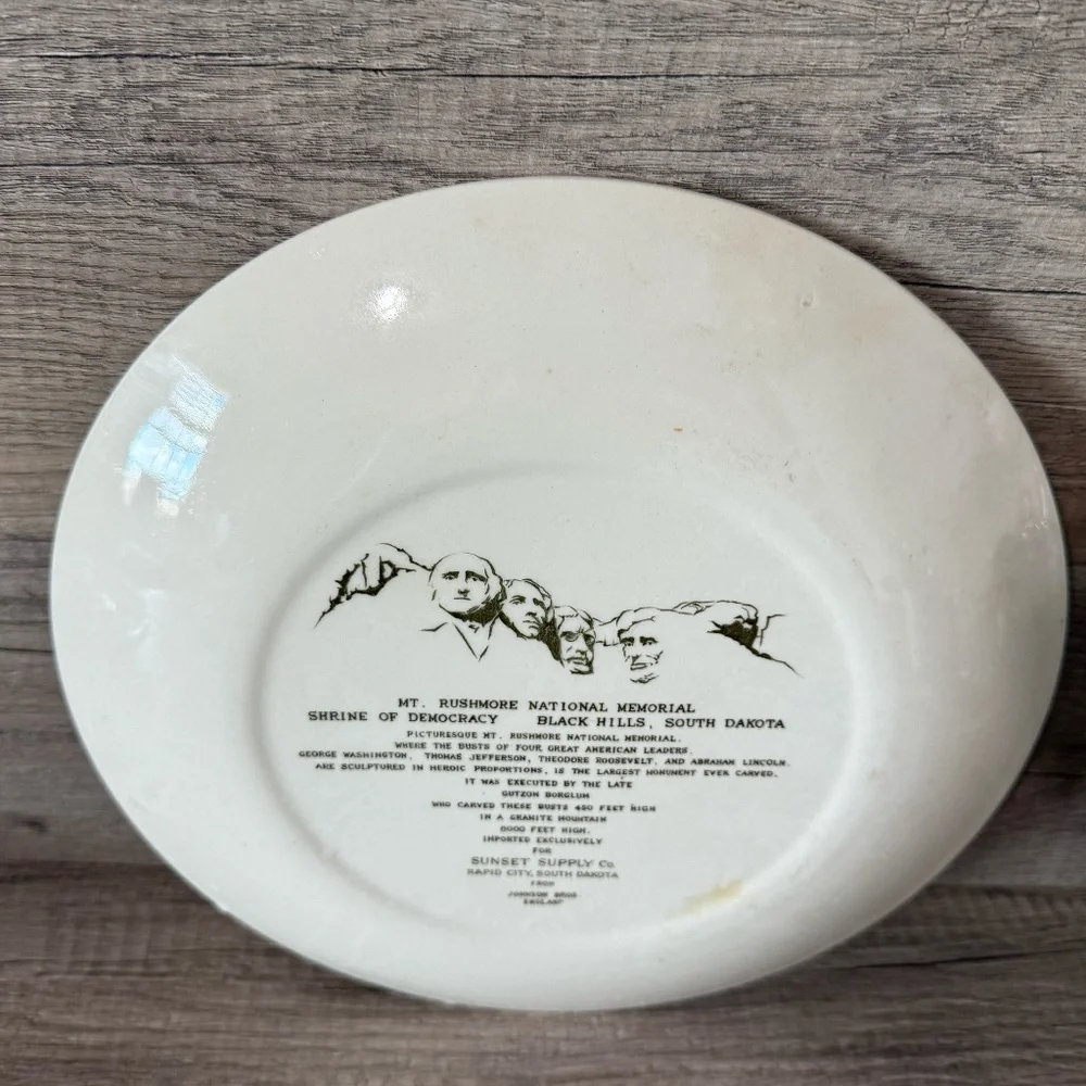 SUNSET SUPPLY CO Mt. Rushmore National Memorial Plate